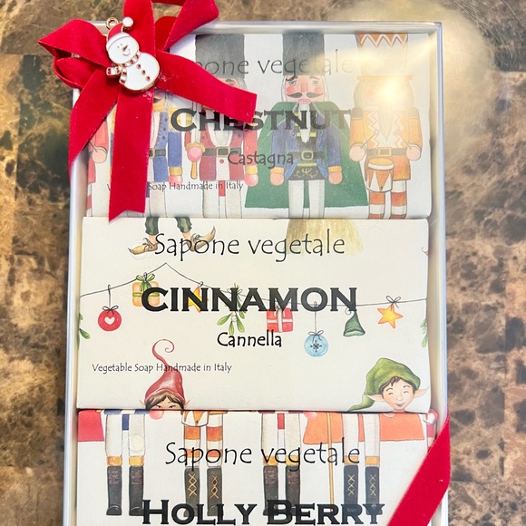 NIB - Vegetable Soap Collection Gift Set - Unisex - Picture 3 of 5